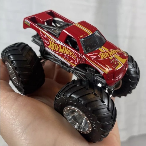 Hot Wheels Red #3 Racing Monster Jam Truck Big Wheel Excellent Condition Car - Picture 7 of 10